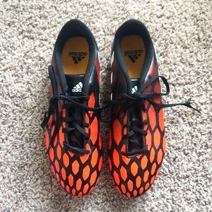 Men's soccer cleats